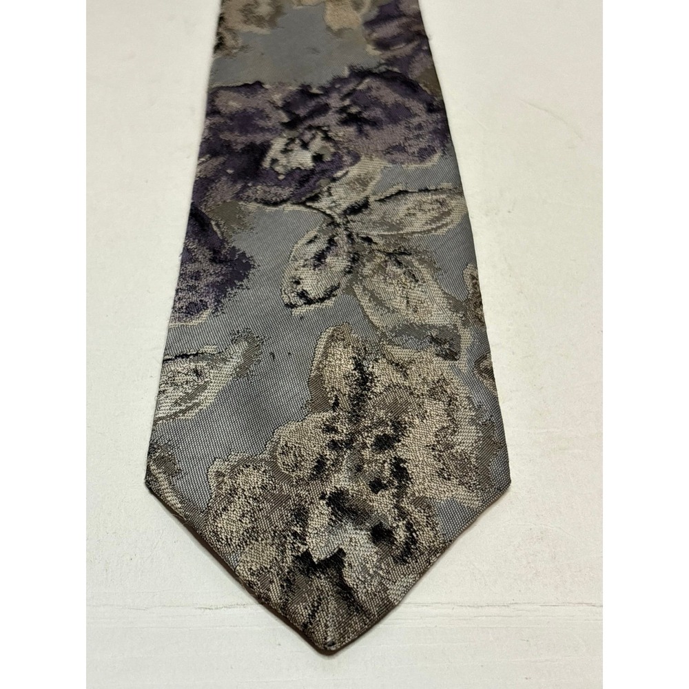 Men's Floral Patterned Silk Blend NecktMen's Floral Patterned Silk Blend Necktie